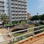 Perfect Location, 50 M Away And Pool Διαμέρισμα *