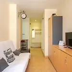 Perfect Location, 50 M Away And Pool Διαμέρισμα Benalmádena