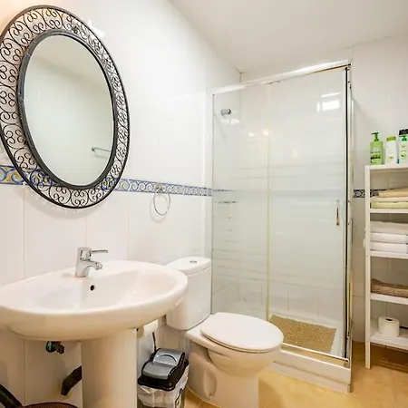 Апартаменты Perfect Location, 50 M Away And Pool