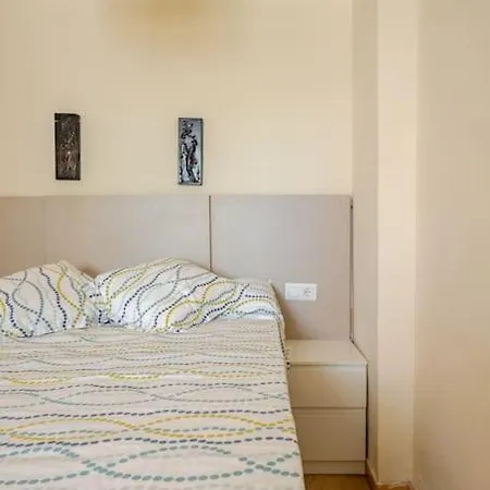 Апартаменты Perfect Location, 50 M Away And Pool
