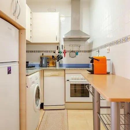 Perfect Location, 50 M Away And Pool