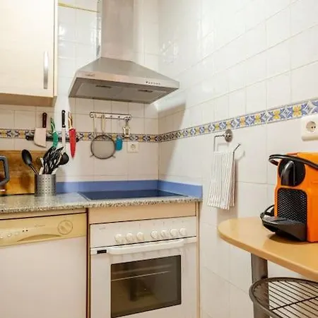 Perfect Location, 50 M Away And Pool Апартаменты Бенальмадена