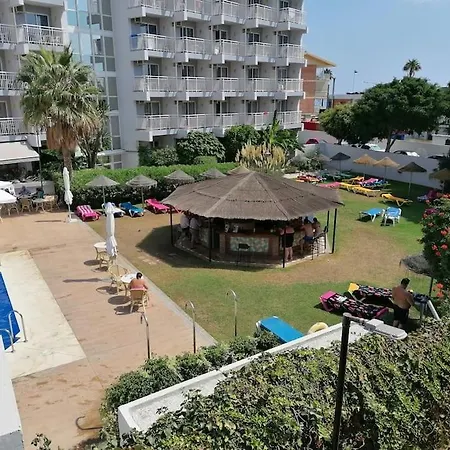 Perfect Location, 50 M Away And Pool * Benalmádena