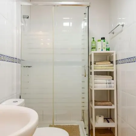Perfect Location, 50 M Away And Pool