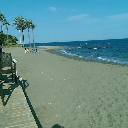 Perfect Location, 50 M Away And Pool Apartment