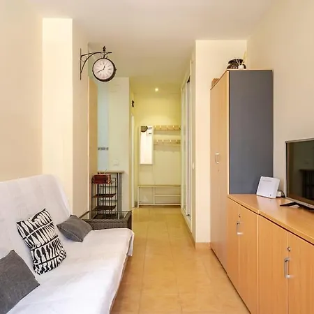 Perfect Location, 50 M Away And Pool Apartment Benalmadena